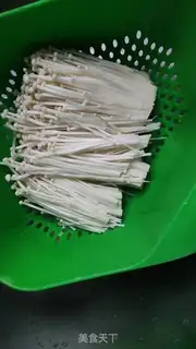 Make Bacon pins and mushrooms step 0
