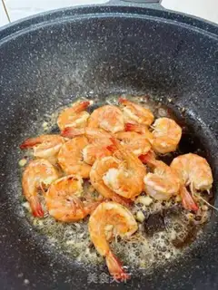 Make Garlic butter shrimp step 4