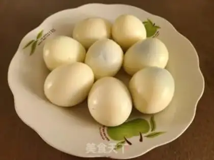 Make Five spicy tea eggs step 1