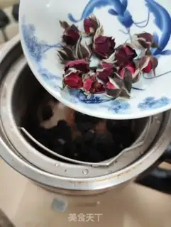 Make The saloon rose and tea step 4