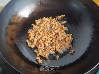 Make Cream pepper garlic moss fried meat step 2
