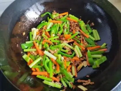 Make Cream pepper garlic moss fried meat step 4