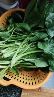 Make Scrambled spinach step 0