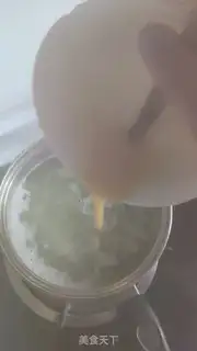 Make Soybeans egg soup step 2