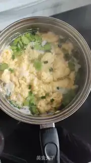 Make Soybeans egg soup step 3