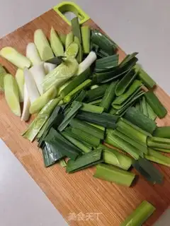 Make Cinnamon and Dragon Tea step 2