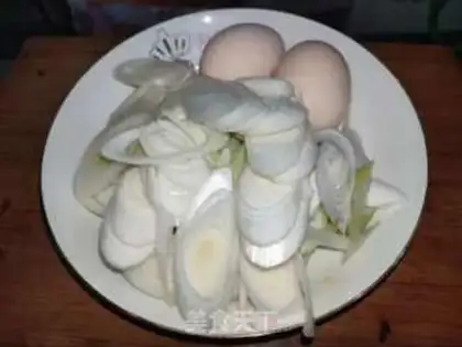 Make Onion fried eggs step 0