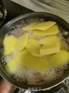 Make ♪ Rice with potatoes ♪ step 1