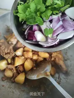 Make Potato onion chicken step 6