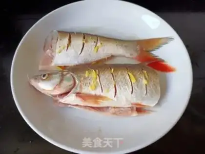 Make Fresh white swordfish step 1