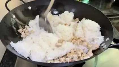Make Crayfish rice step 7