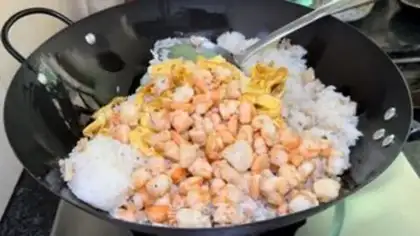 Make Crayfish rice step 8