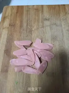 Make Garlic sprouts and ham sausages step 2