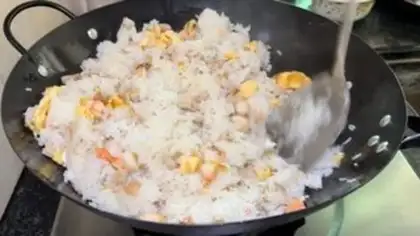 Make Crayfish rice step 9