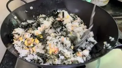 Make Crayfish rice step 10