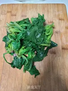Make A red radish spinach fan step 1