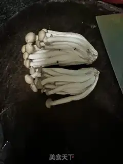 Make Soup of cabbage sea mushrooms step 1