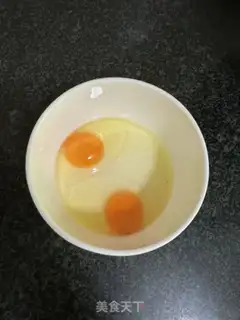 Make Sour-beans fried eggs step 1