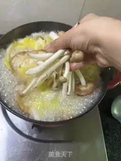 Make Soup of cabbage sea mushrooms step 6