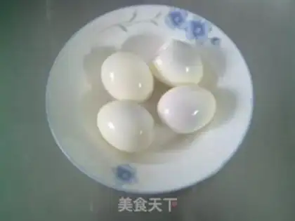 Make Blackwood eggs with oil triangles step 1