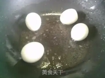 Make Blackwood eggs with oil triangles step 2