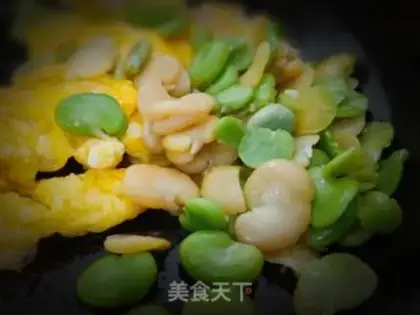 Make Scrambled eggs step 4