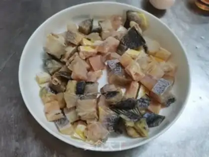 Make Yellow fish, steamed eggs step 1