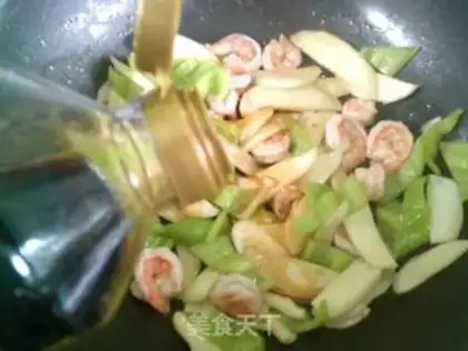 Make Pyramid shrimp is fried white step 9