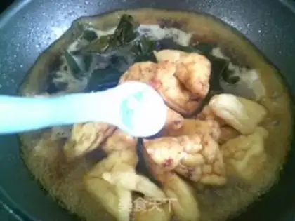 Make Pork seaweed oil triangle step 7