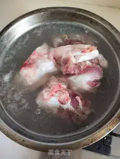 Make Apple corn bone soup step 0