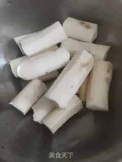 Make Scrawny chicken bone soup step 2