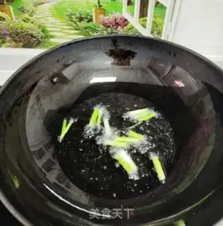 Make Onion noodles step 1