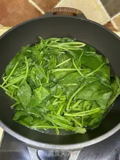 Make Spinach eggs step 2