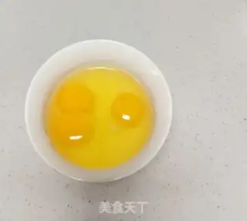 Make Smelt fried eggs step 1