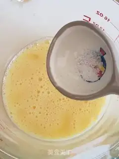 Make Chocolate cream egg step 3