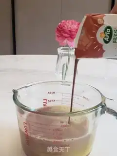Make Chocolate cream egg step 4