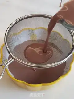 Make Chocolate cream egg step 6