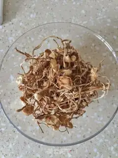 Make Squirming spinach golden mushrooms step 0