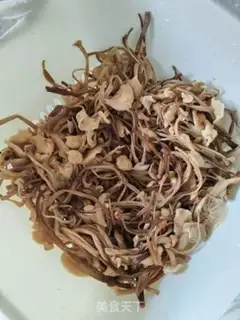 Make Squirming spinach golden mushrooms step 1