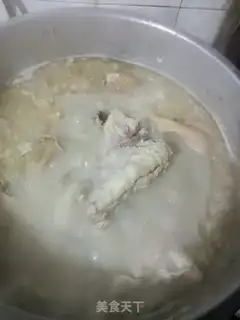 Make Sichuan lamb soup step 1