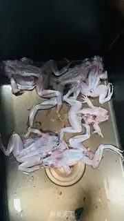 Make Pyramid frog step 0