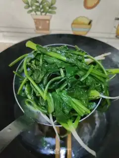 Make Squirming spinach golden mushrooms step 10