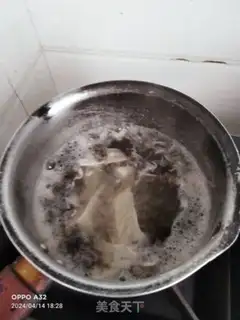Make Shrimp pelvis soup step 4