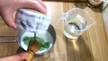 Make A tea and milk-free towel roll step 3