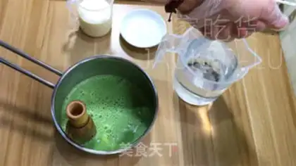 Make A tea and milk-free towel roll step 4