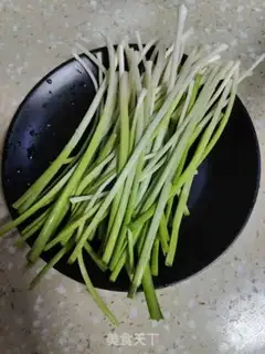 Make Fried garlic eggs step 0