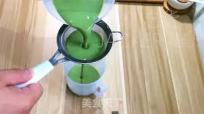 Make A tea and milk-free towel roll step 10