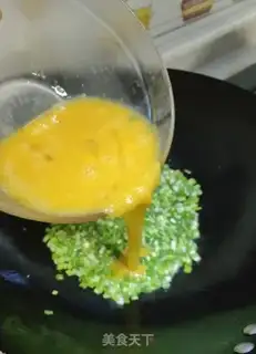 Make Fried garlic eggs step 6