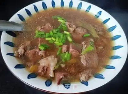 Make Five fragrance beef noodles step 6