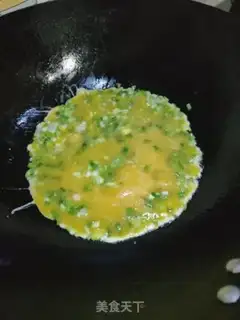 Make Fried garlic eggs step 7